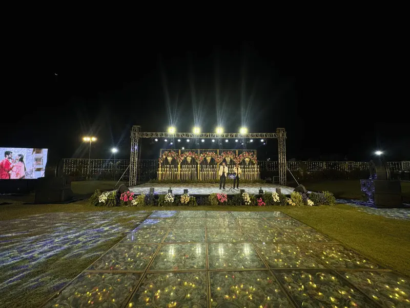 Outdoor Engagement Venue